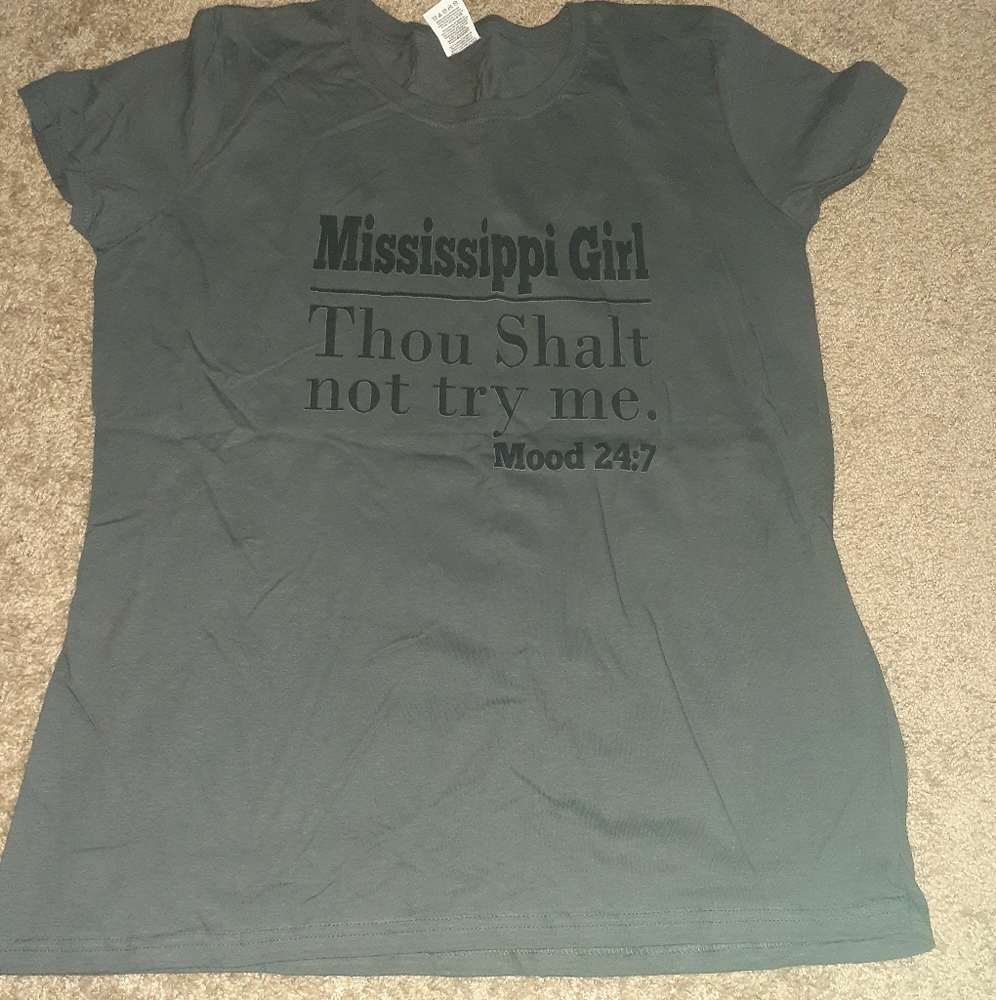 NWOT Mississippi Girl tshirt